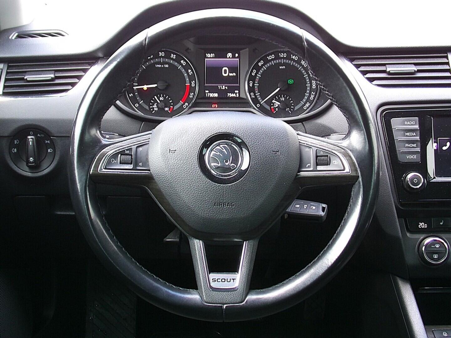 O419V07823_23.webp_OCTAVIA Scout 2.0 TDI 135 kW automat
