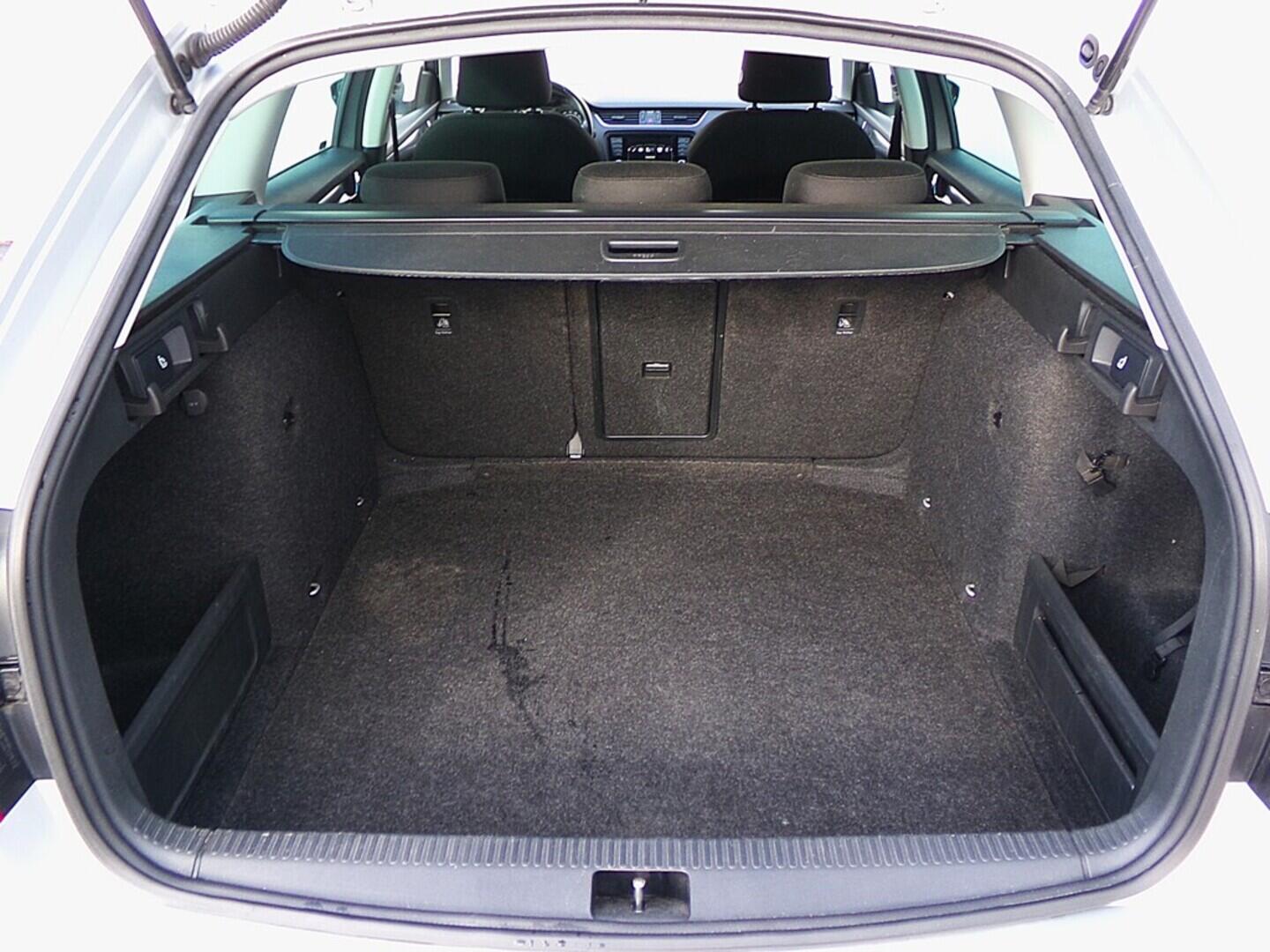 O419V07823_31.webp_OCTAVIA Scout 2.0 TDI 135 kW automat