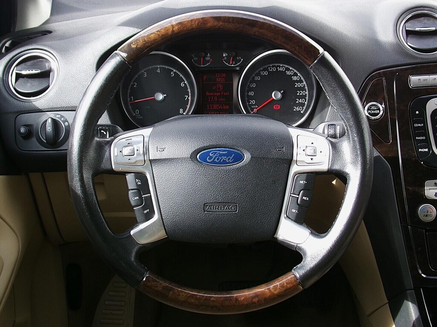 O419V07826_23.webp_MONDEO Ghia 2.3 Duratec 118 kW automat