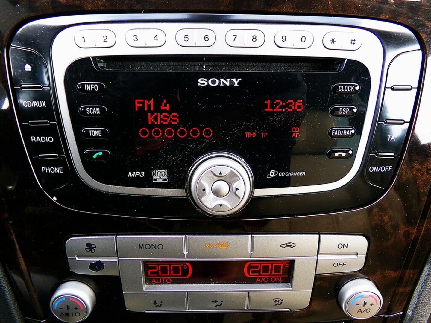 O419V07826_26.webp_MONDEO Ghia 2.3 Duratec 118 kW automat