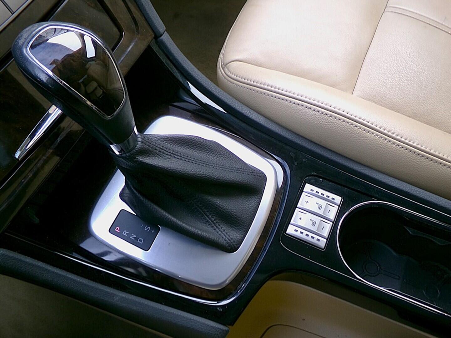 O419V07826_28.webp_MONDEO Ghia 2.3 Duratec 118 kW automat