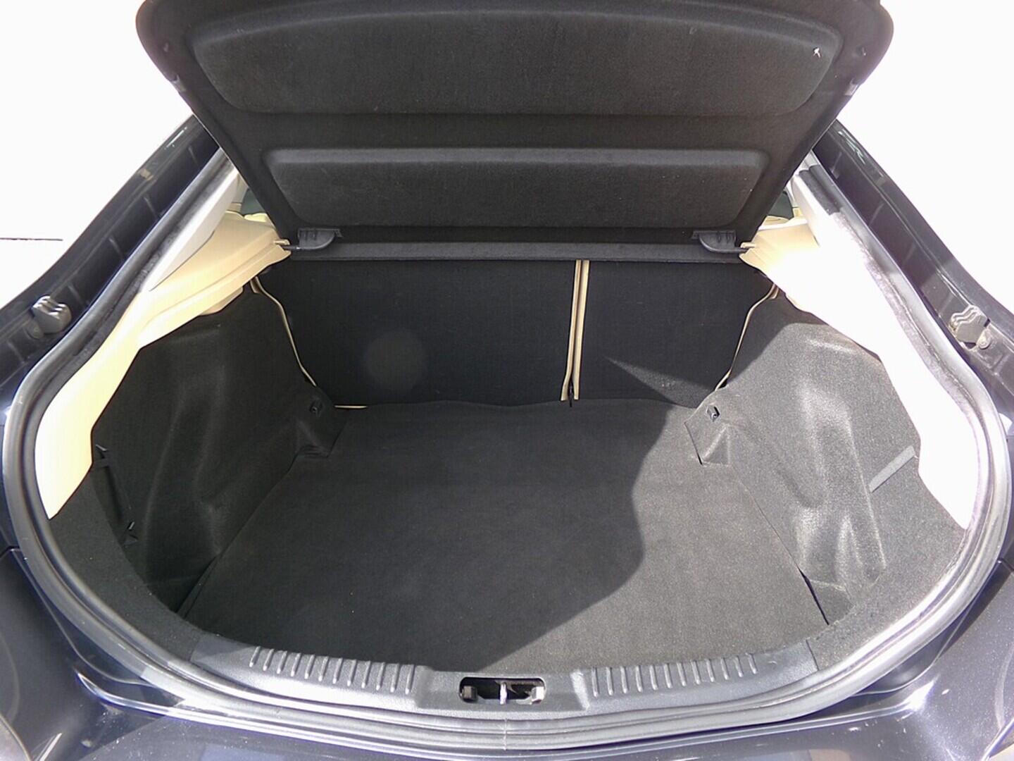 O419V07826_30.webp_MONDEO Ghia 2.3 Duratec 118 kW automat