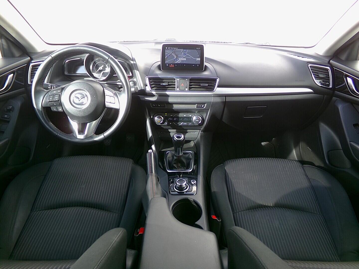 O419V07828_18.webp_3 Revolution 2.0  88 kW manuál