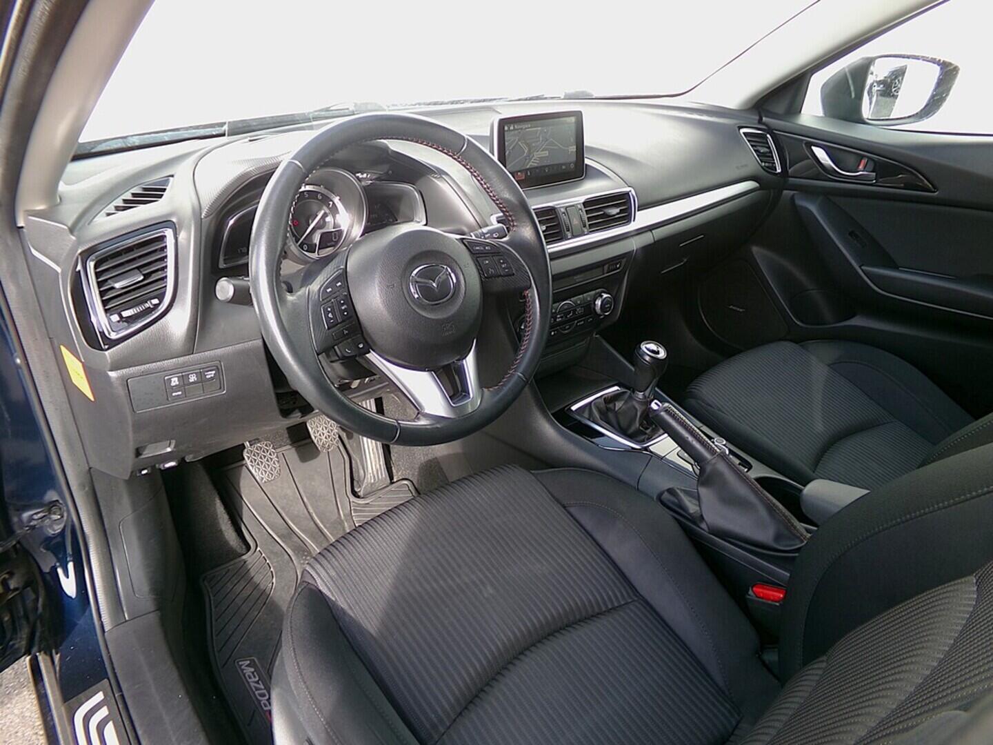 O419V07828_19.webp_3 Revolution 2.0  88 kW manuál