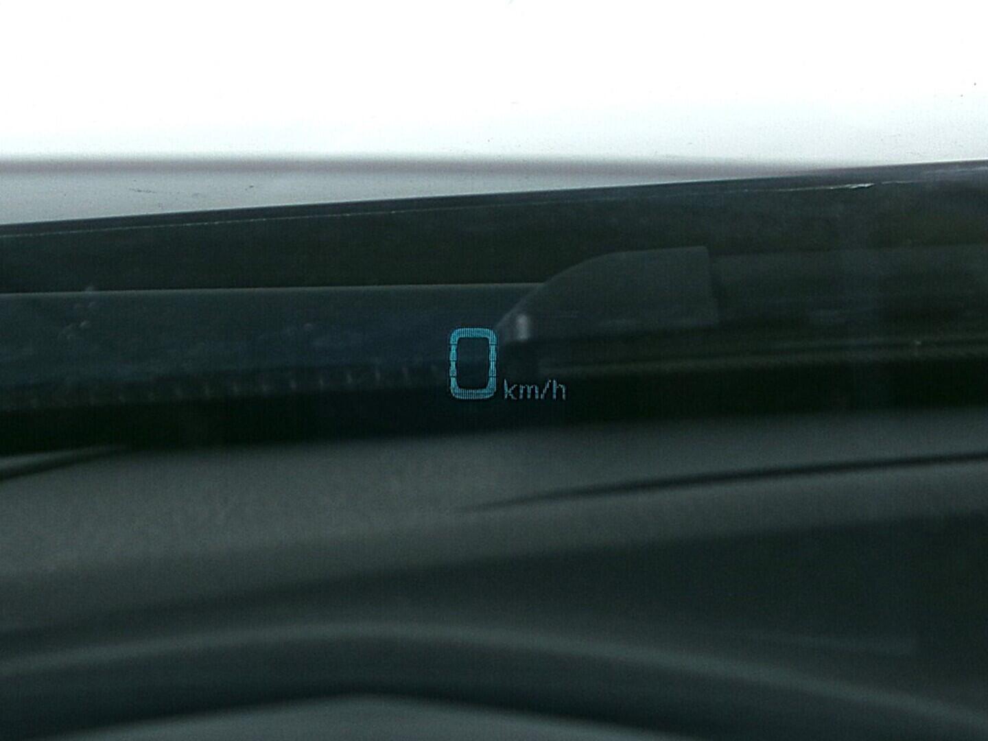 O419V07828_24.webp_3 Revolution 2.0  88 kW manuál