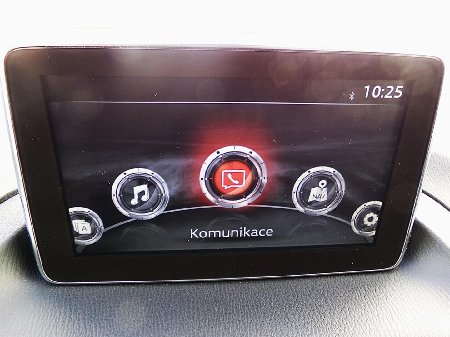 O419V07828_27.webp_3 Revolution 2.0  88 kW manuál