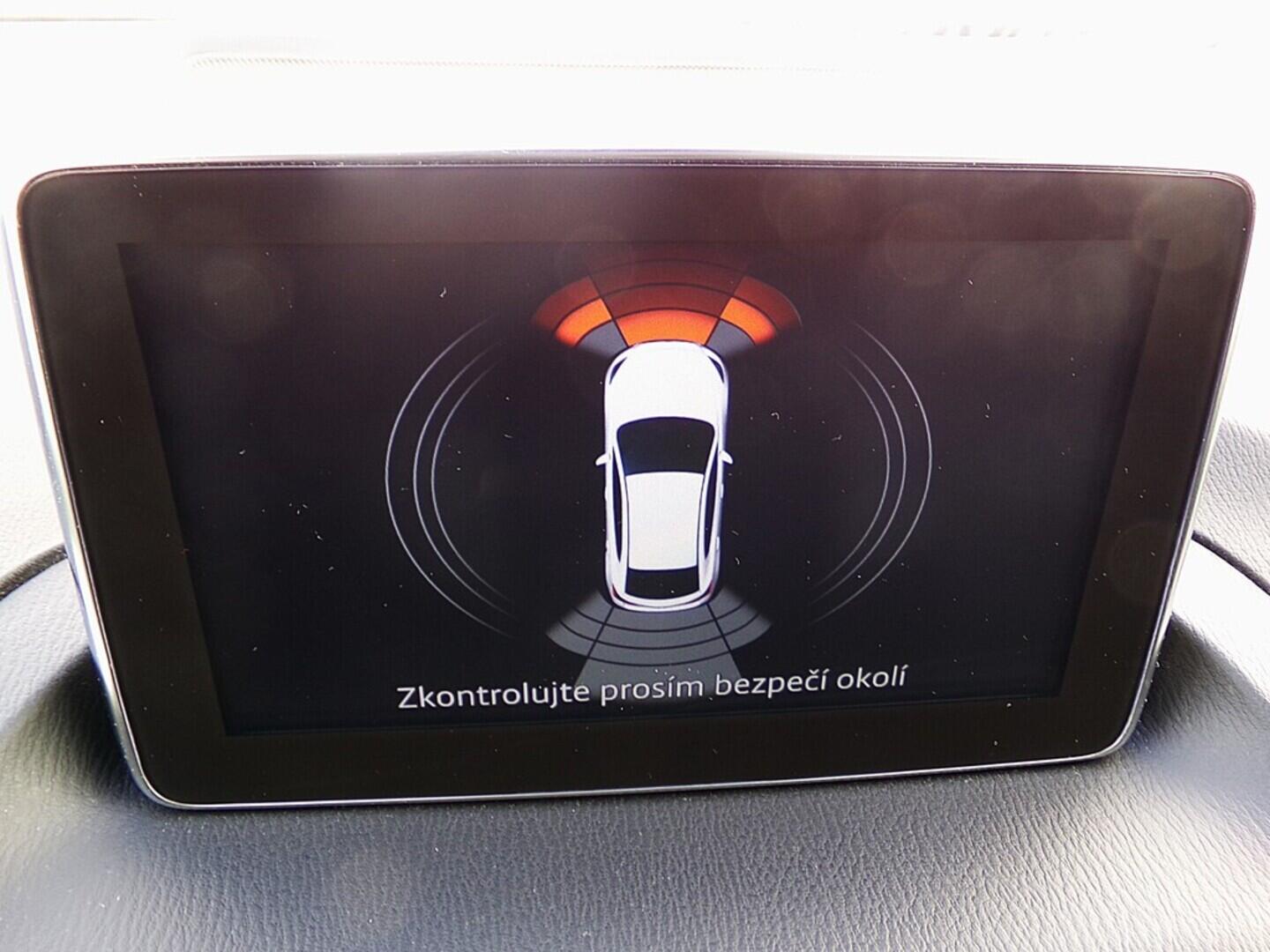 O419V07828_30.webp_3 Revolution 2.0  88 kW manuál