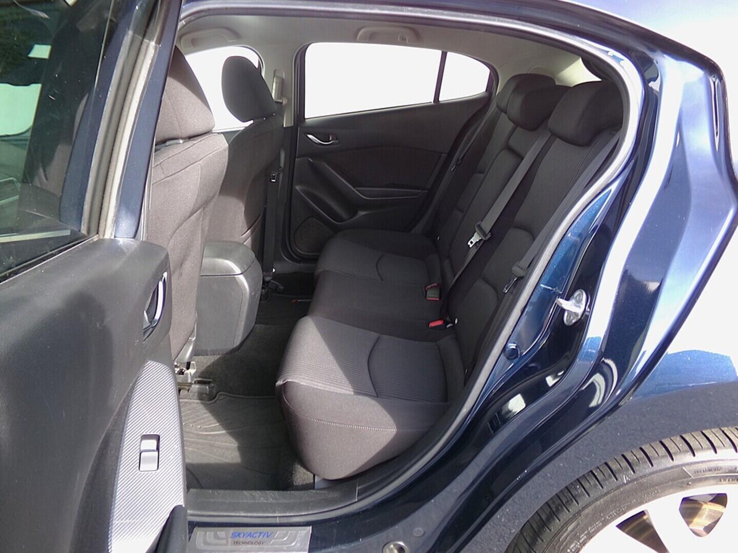 O419V07828_33.webp_3 Revolution 2.0  88 kW manuál