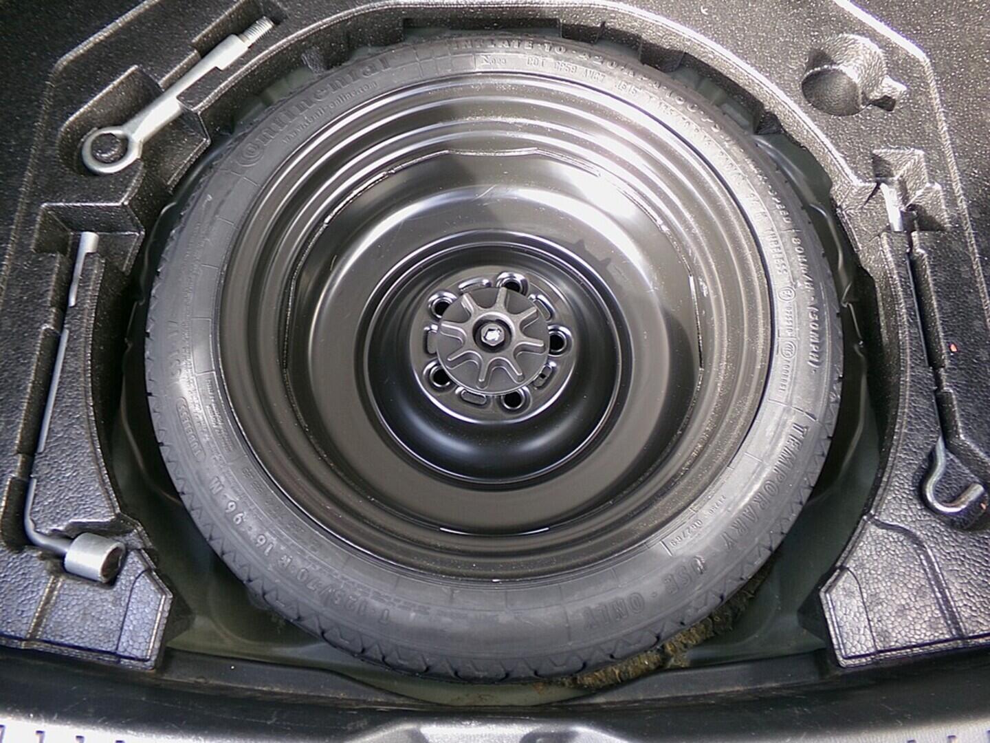 O419V07828_35.webp_3 Revolution 2.0  88 kW manuál