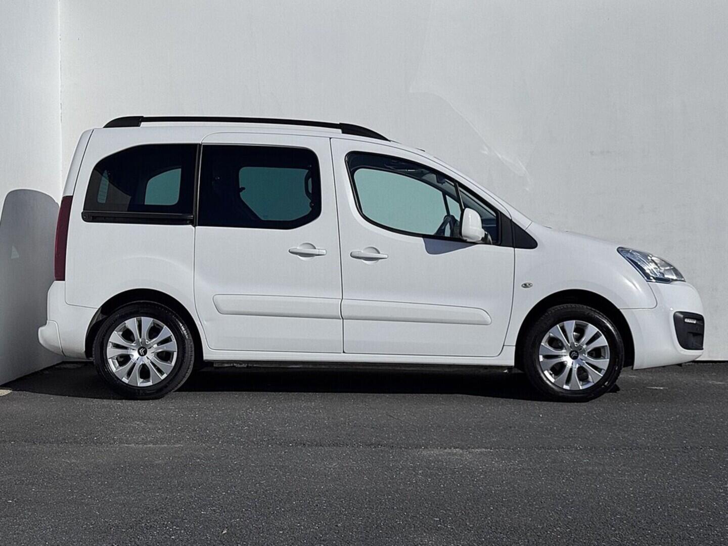 O419V07829_16.webp_BERLINGO Shine 1.6 Blue Hdi 88 kW manuál, DPH