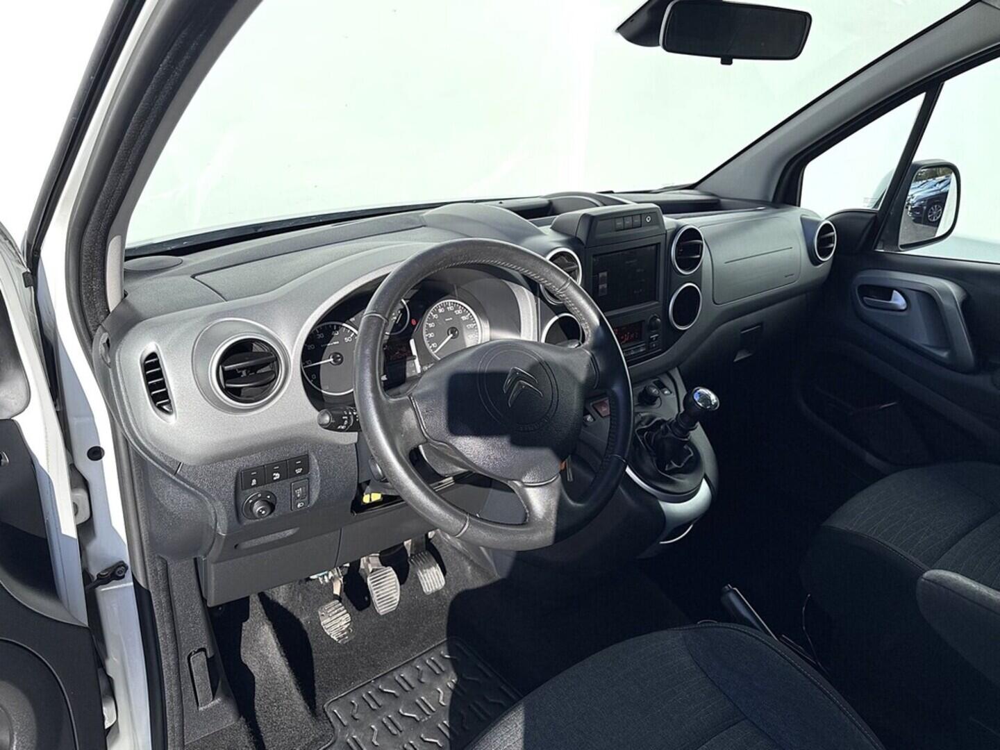 O419V07829_19.webp_BERLINGO Shine 1.6 Blue Hdi 88 kW manuál, DPH