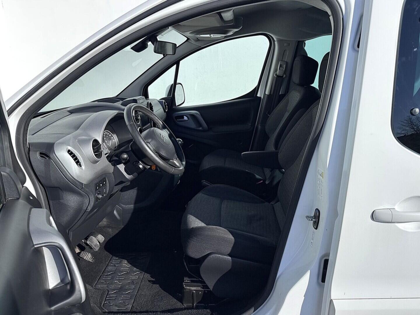 O419V07829_20.webp_BERLINGO Shine 1.6 Blue Hdi 88 kW manuál, DPH