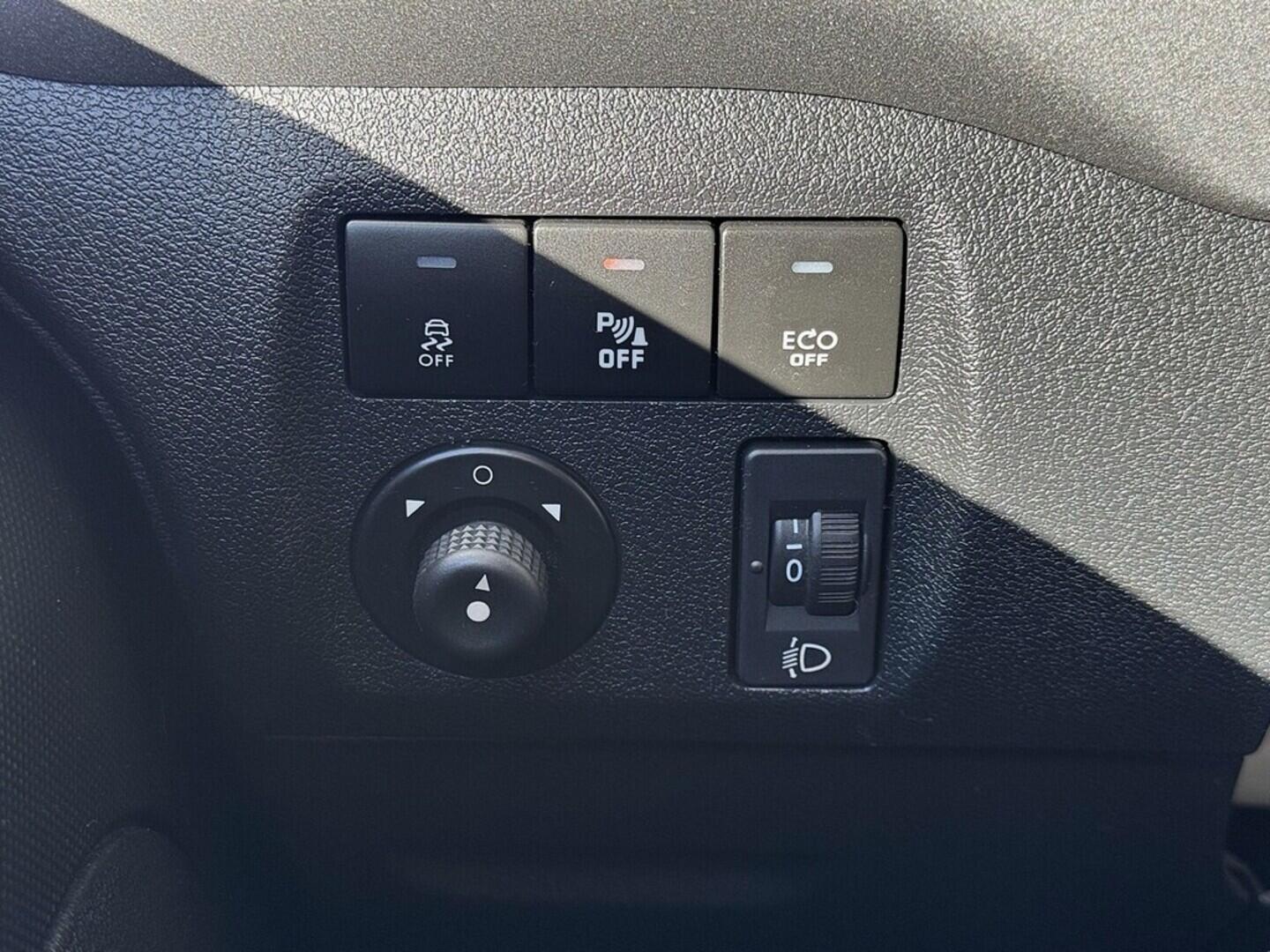 O419V07829_21.webp_BERLINGO Shine 1.6 Blue Hdi 88 kW manuál, DPH