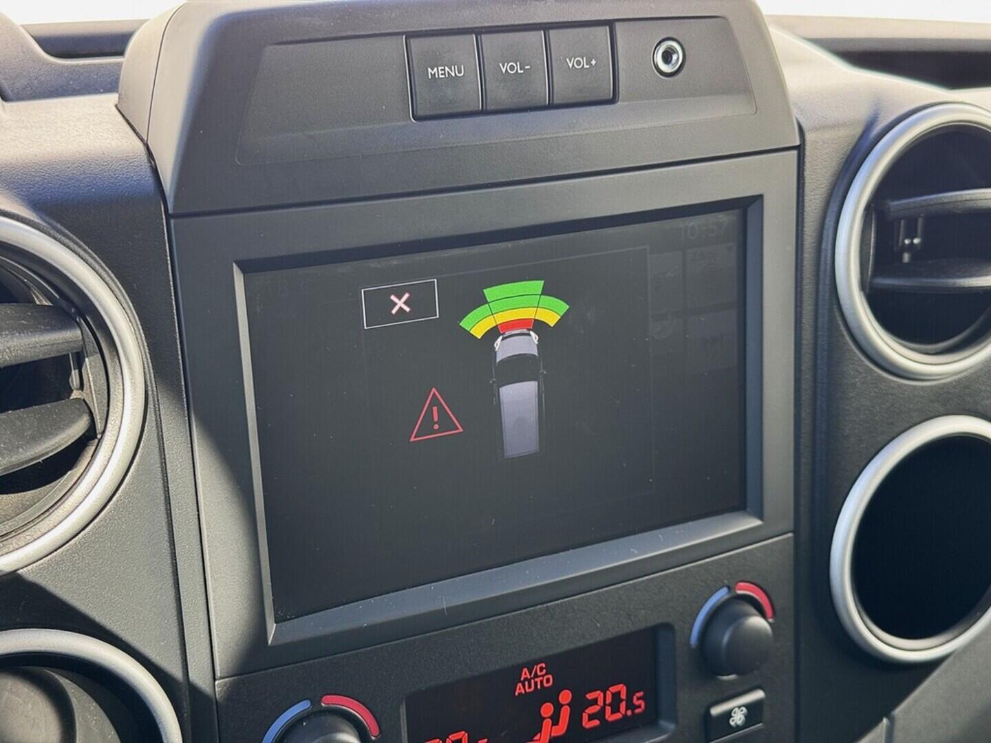 O419V07829_27.webp_BERLINGO Shine 1.6 Blue Hdi 88 kW manuál, DPH