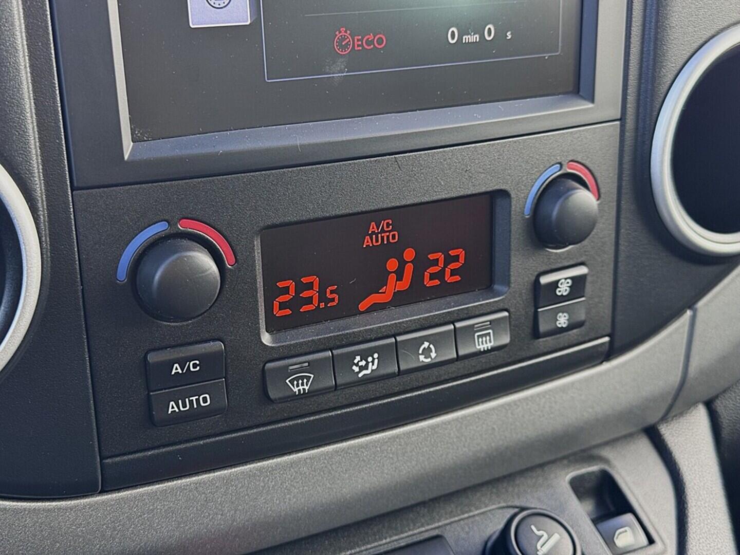 O419V07829_28.webp_BERLINGO Shine 1.6 Blue Hdi 88 kW manuál, DPH