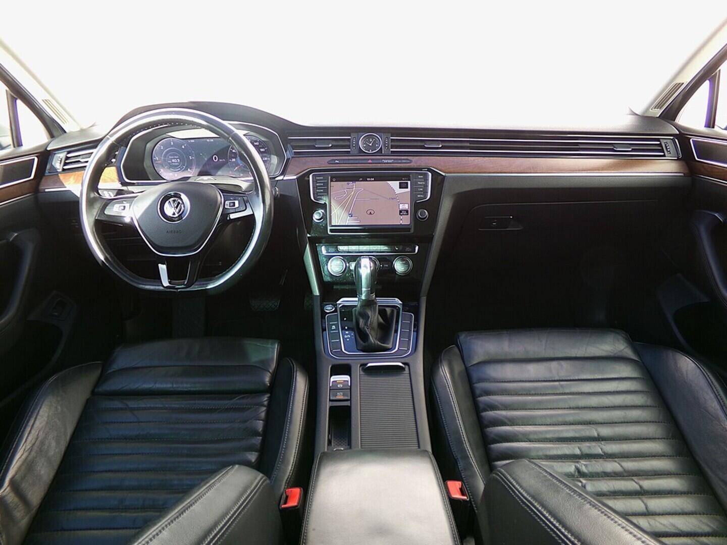 O419V07830_18.webp_PASSAT Highline 2.0 TDI 110 kW automat