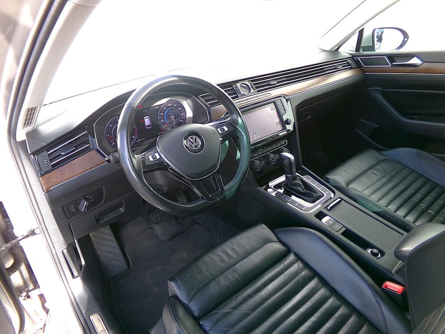 O419V07830_19.webp_PASSAT Highline 2.0 TDI 110 kW automat