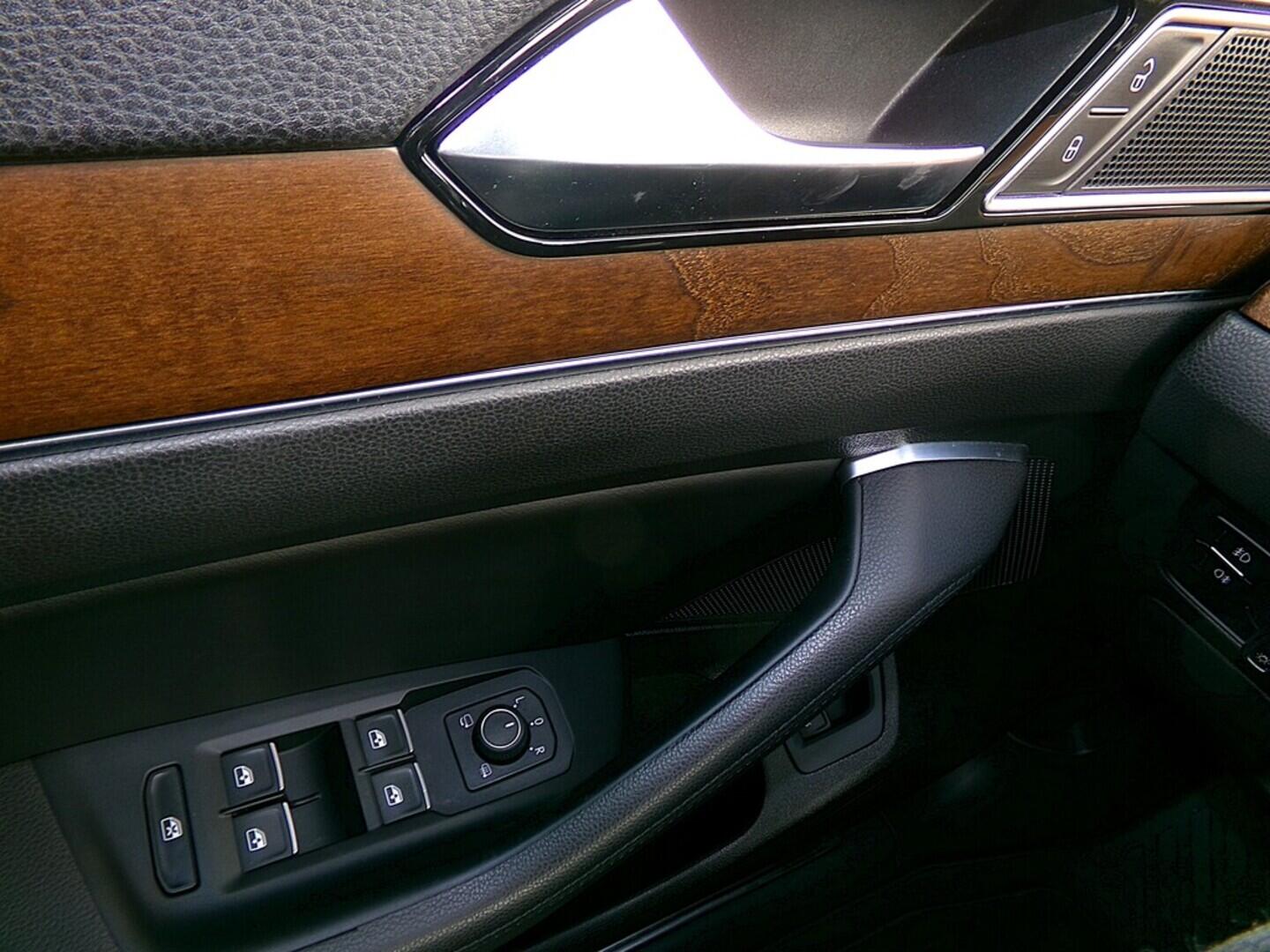 O419V07830_21.webp_PASSAT Highline 2.0 TDI 110 kW automat