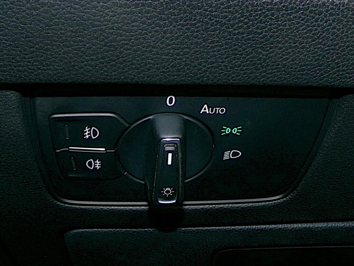 O419V07830_22.webp_PASSAT Highline 2.0 TDI 110 kW automat