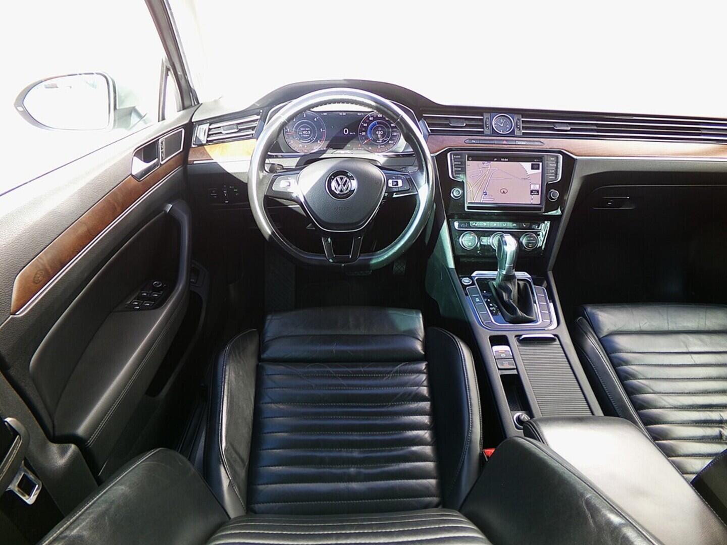 O419V07830_24.webp_PASSAT Highline 2.0 TDI 110 kW automat