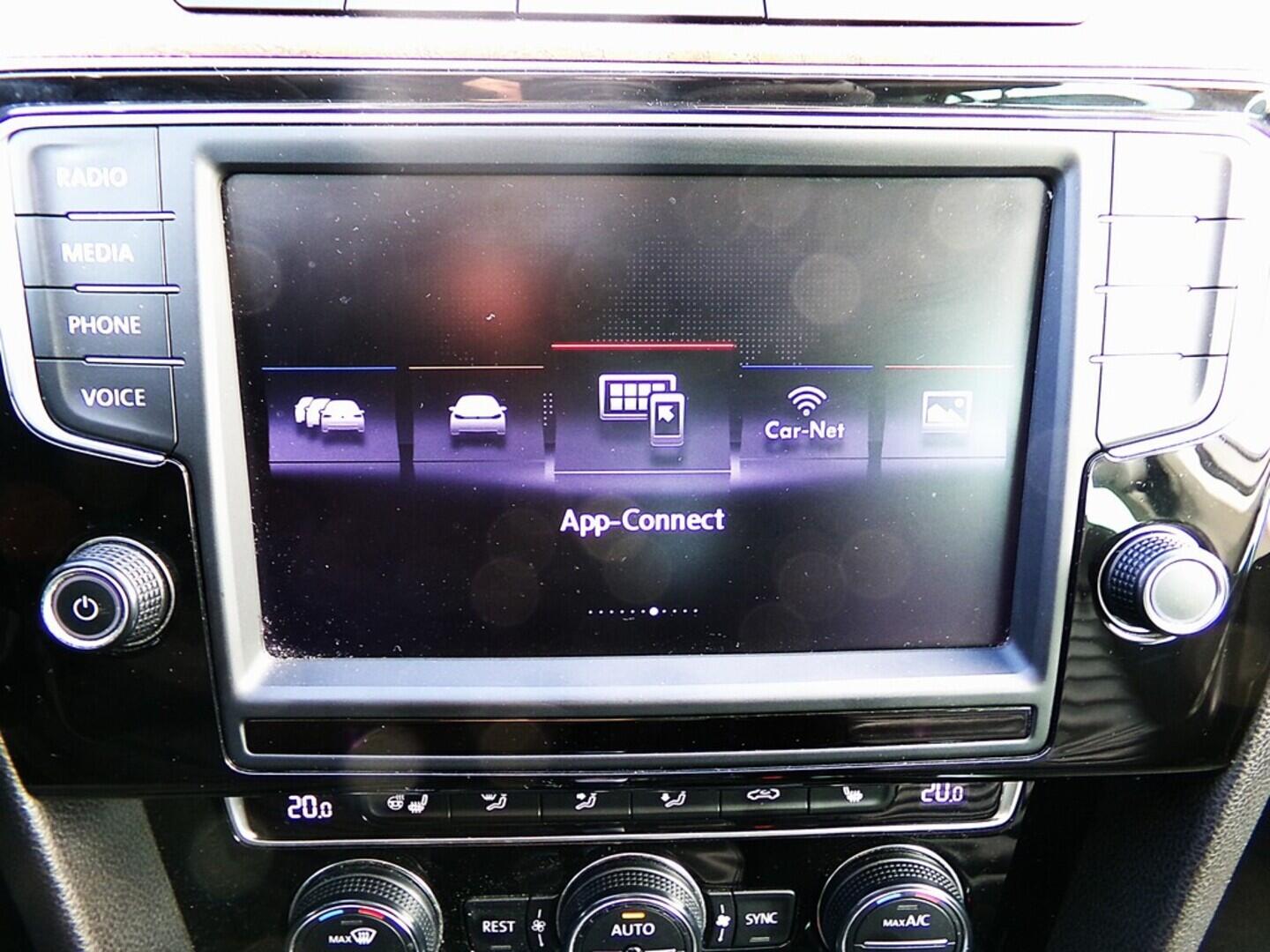 O419V07830_25.webp_PASSAT Highline 2.0 TDI 110 kW automat