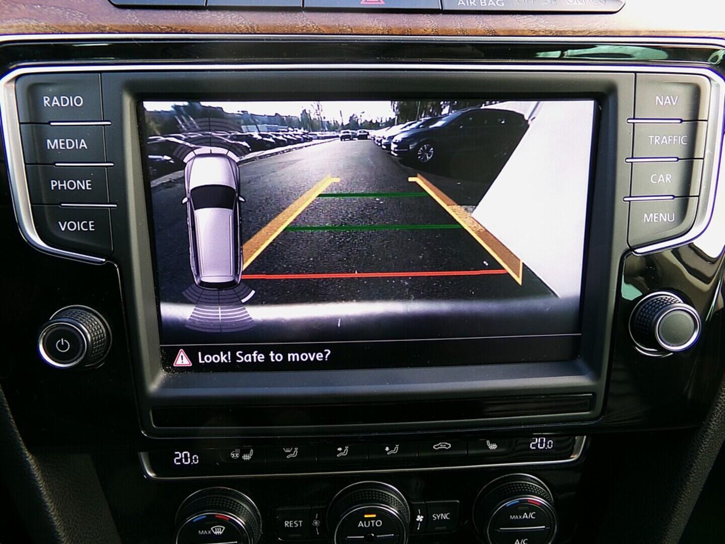 O419V07830_28.webp_PASSAT Highline 2.0 TDI 110 kW automat