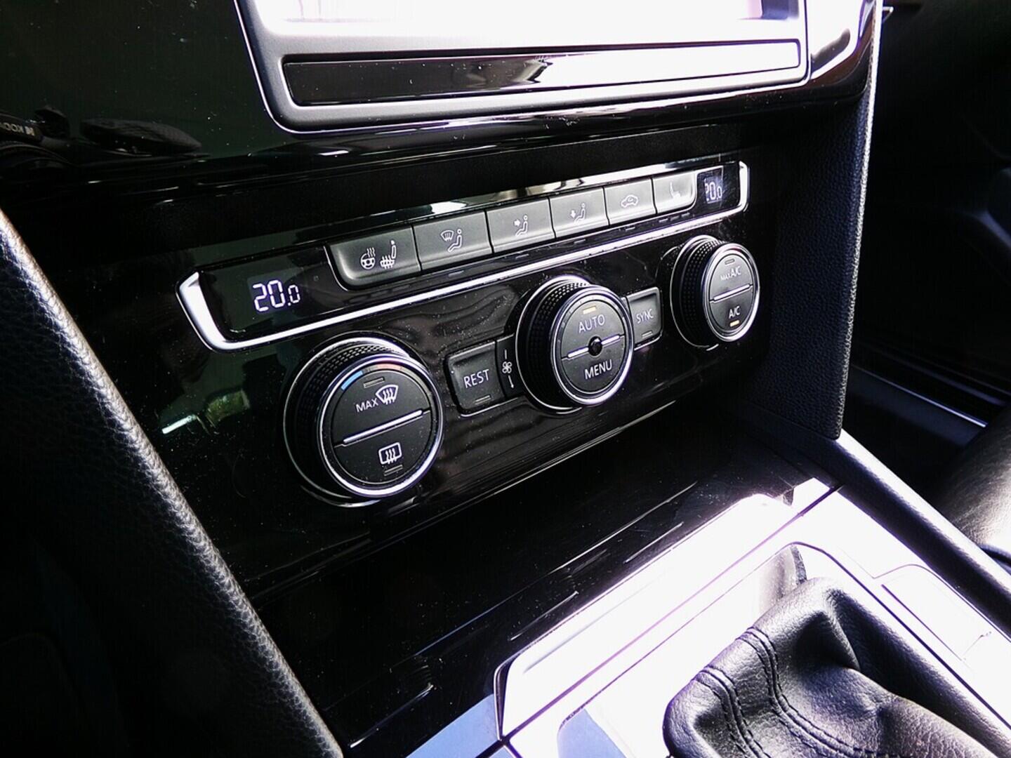 O419V07830_29.webp_PASSAT Highline 2.0 TDI 110 kW automat