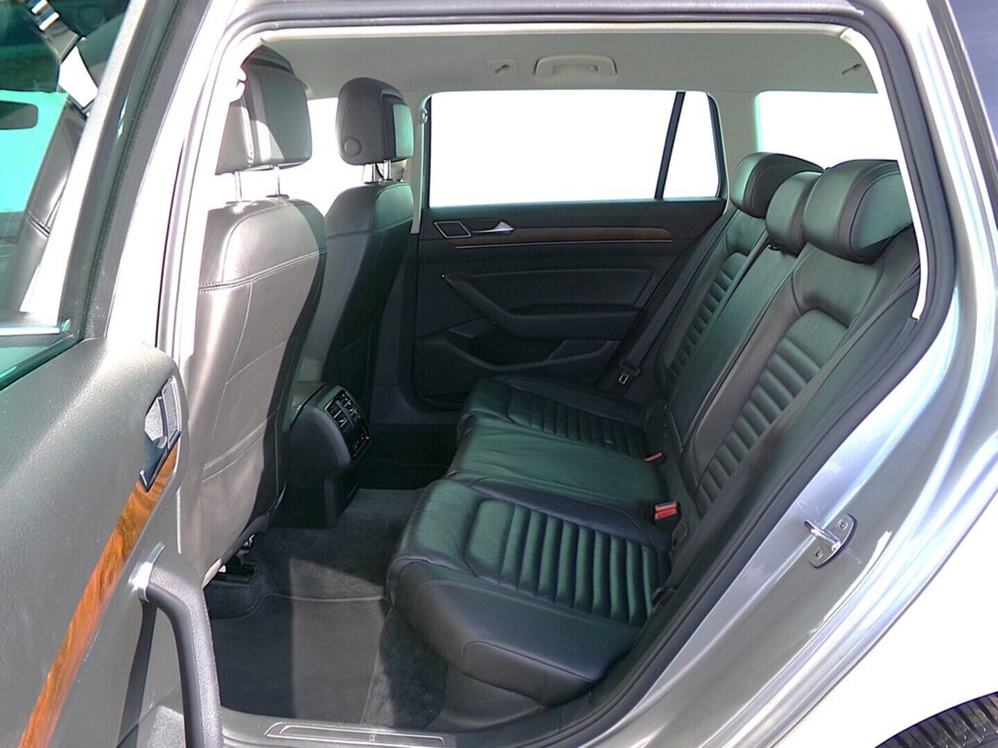 O419V07830_32.webp_PASSAT Highline 2.0 TDI 110 kW automat