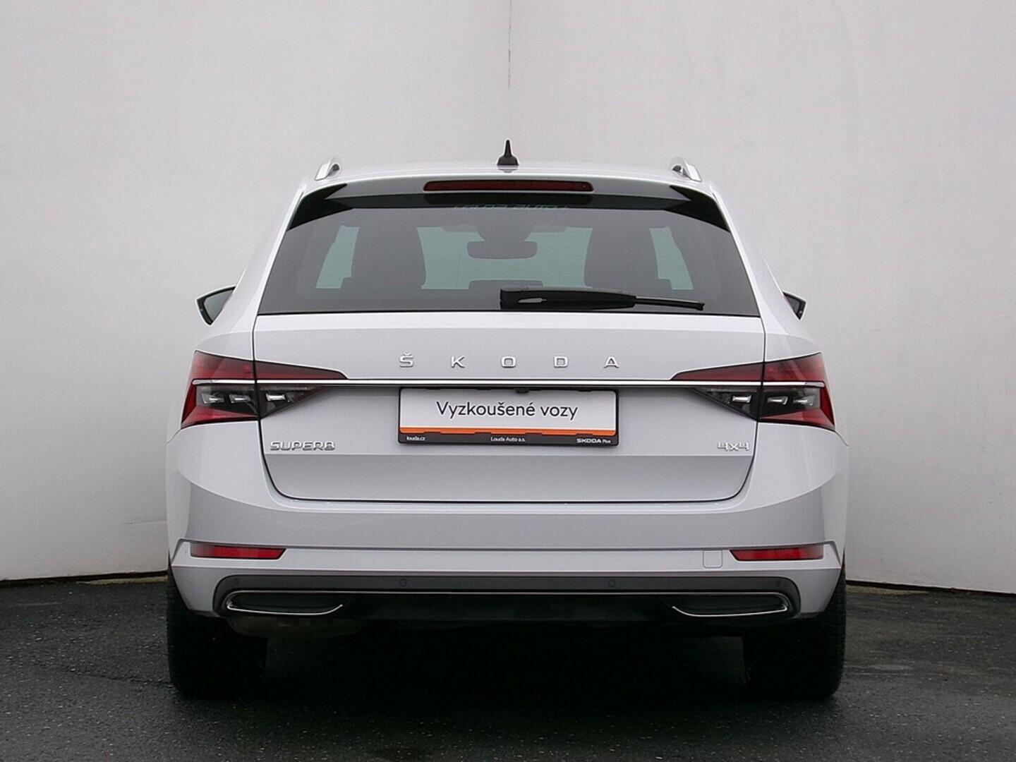 O419V07833_17.webp_SUPERB  2.0 TDI 147 kW automat, DPH