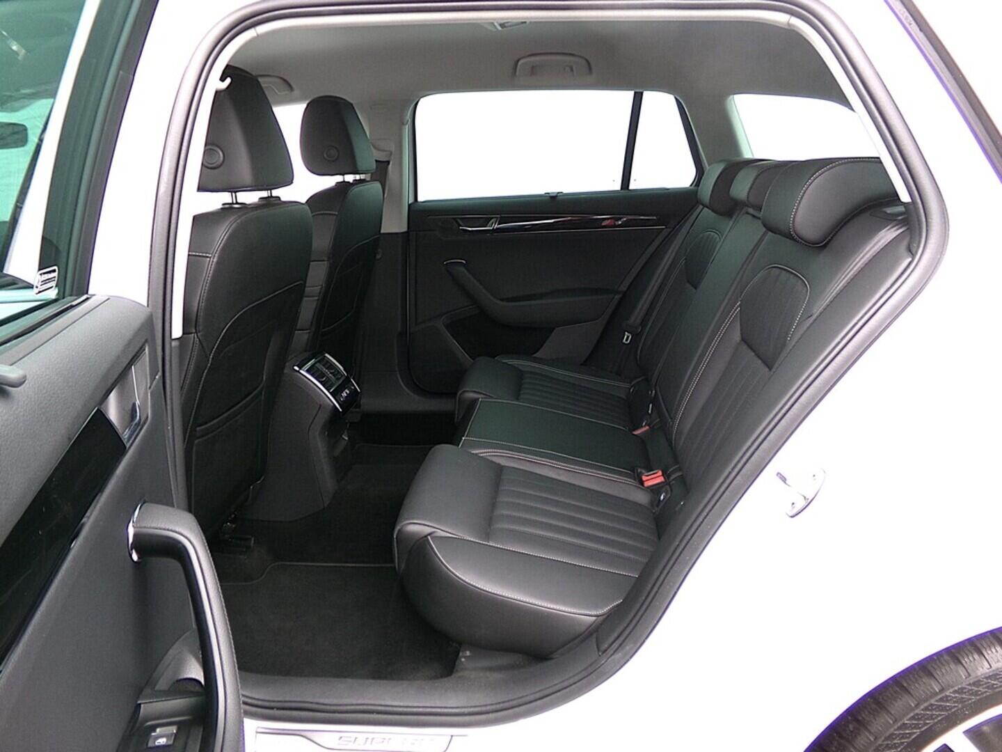 O419V07833_37.webp_SUPERB  2.0 TDI 147 kW automat, DPH