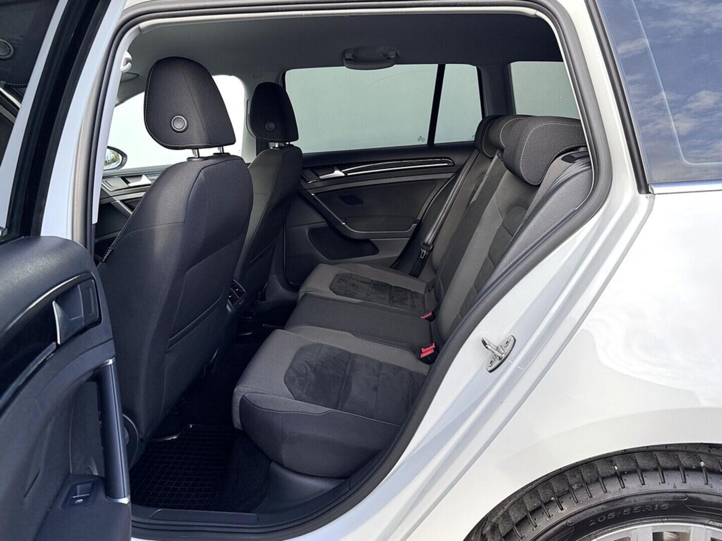 O419V07839_33.webp_GOLF Highline 1.5 TGI 96 kW automat, DPH