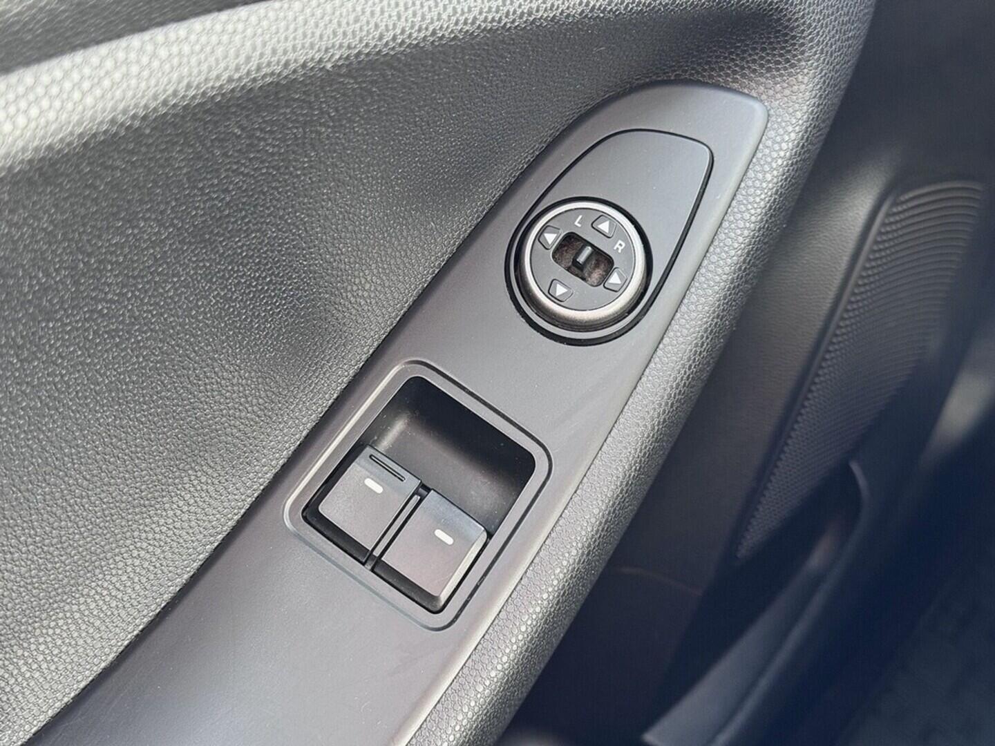 O419V07841_21.webp_I20  1.2 T-GDi 55 kW manuál