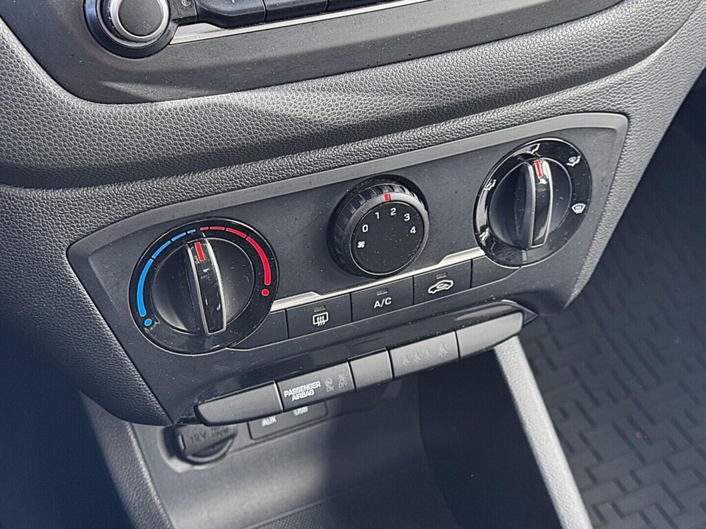 O419V07841_25.webp_I20  1.2 T-GDi 55 kW manuál