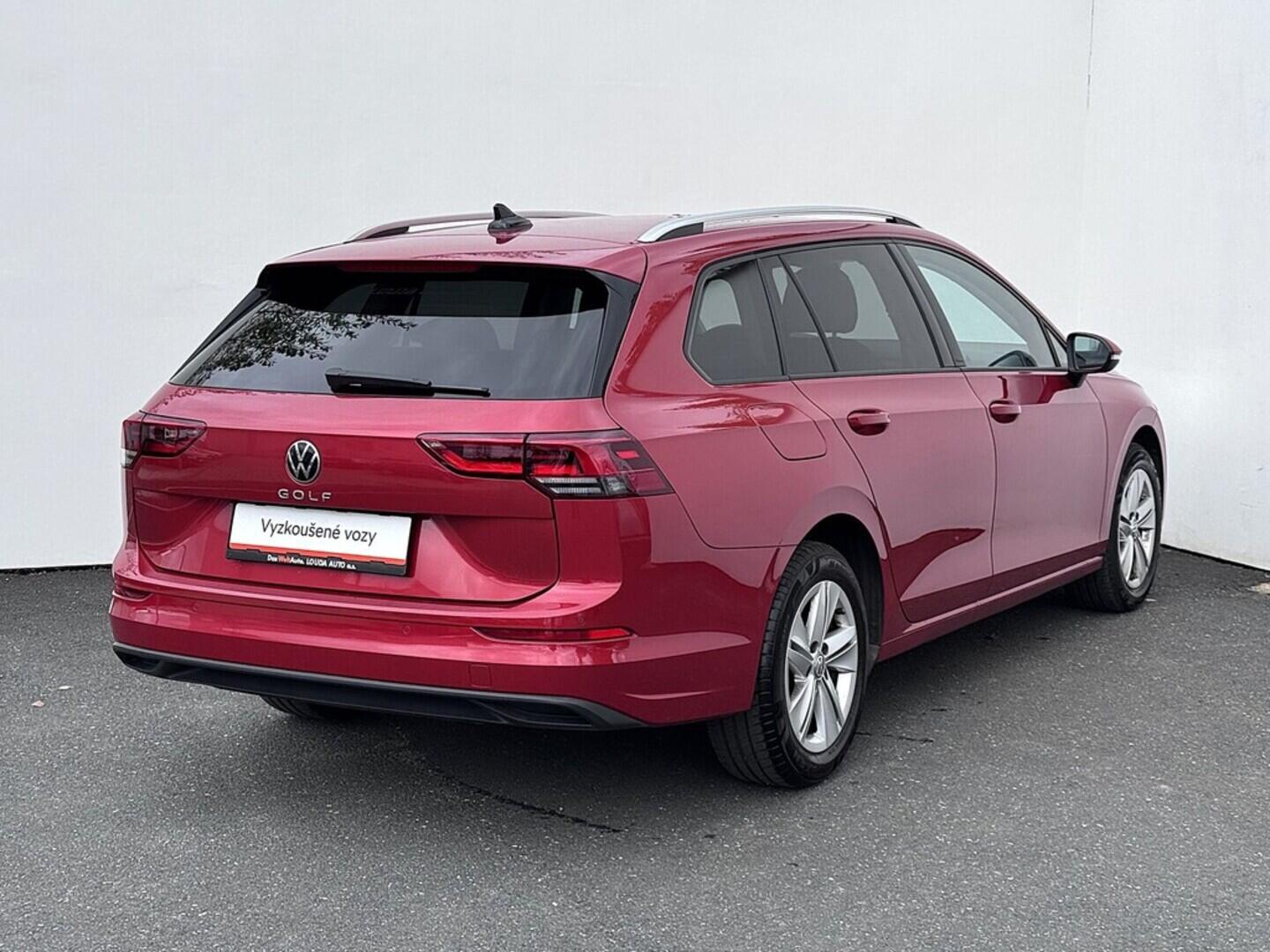 O419V07846_11.webp_GOLF Life 1.5 TSI 96 kW manuál