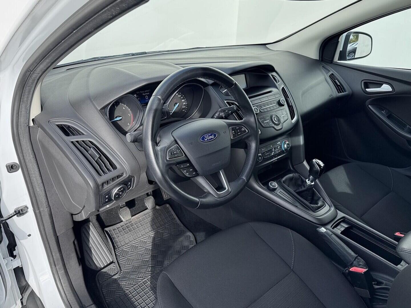 O419V07847_19.webp_FOCUS Trend 1.5  70 kW manuál, DPH