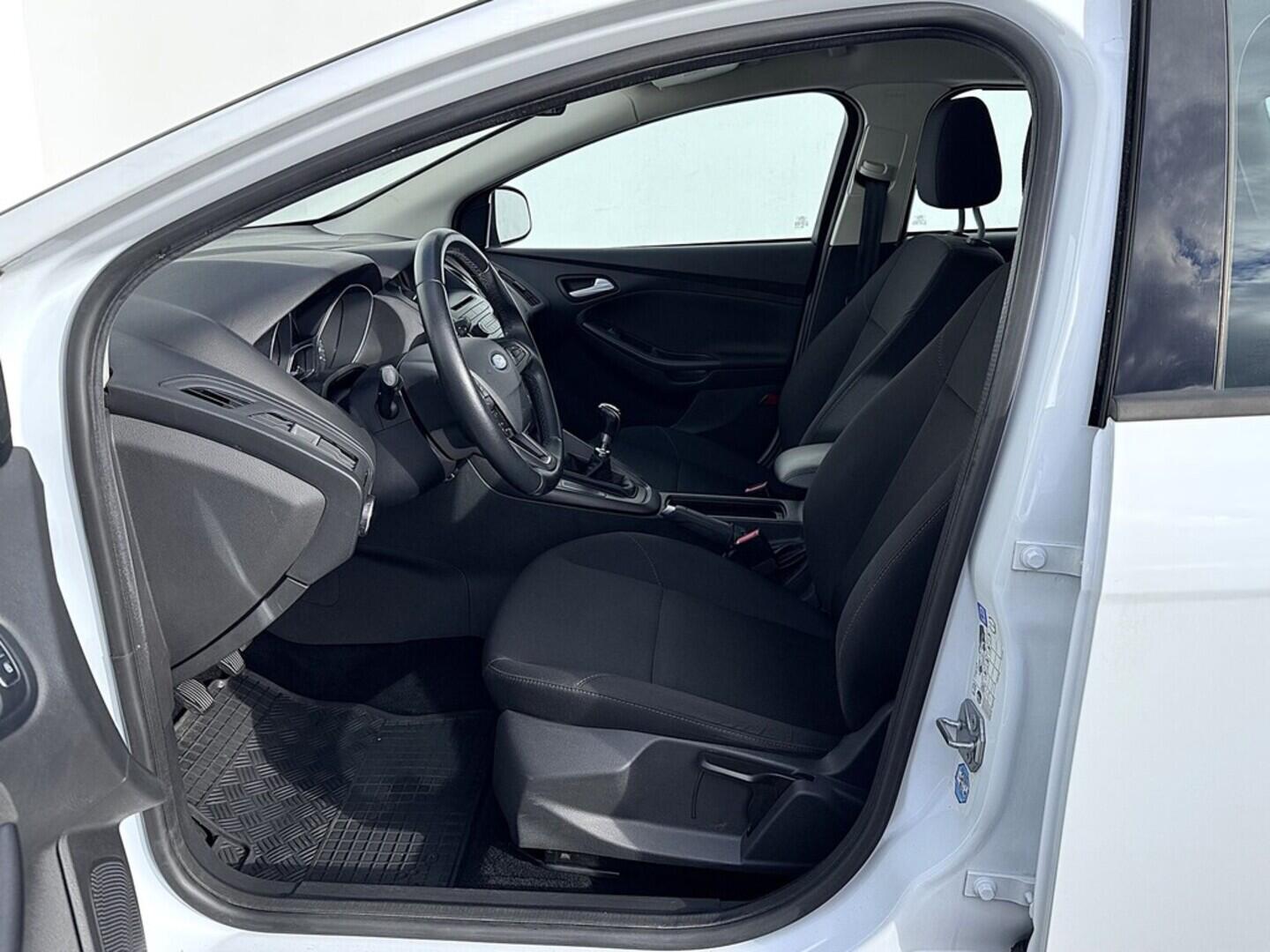 O419V07847_20.webp_FOCUS Trend 1.5  70 kW manuál, DPH