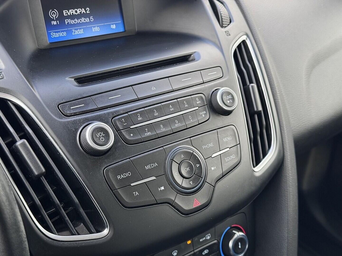 O419V07847_27.webp_FOCUS Trend 1.5  70 kW manuál, DPH