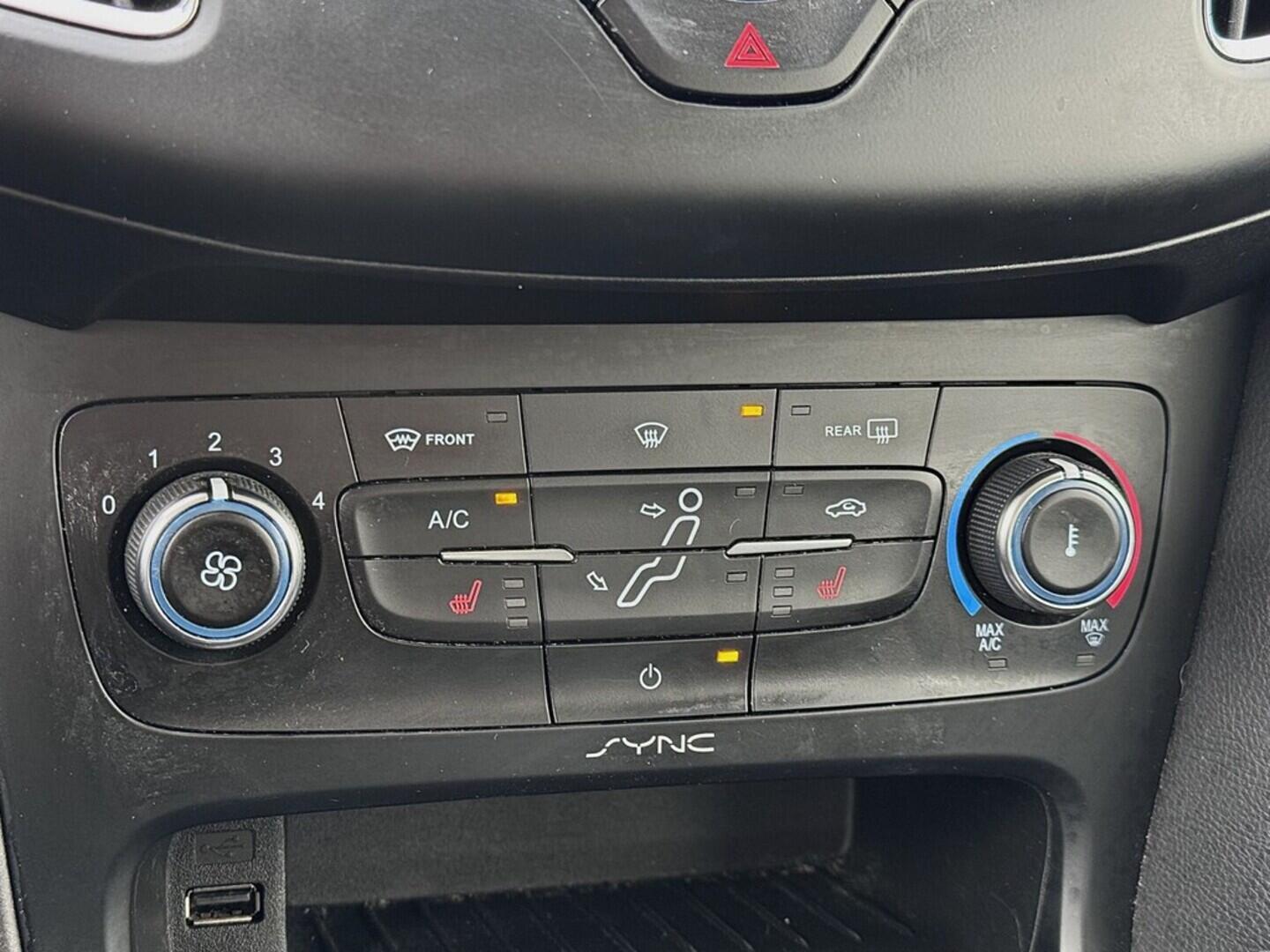 O419V07847_28.webp_FOCUS Trend 1.5  70 kW manuál, DPH