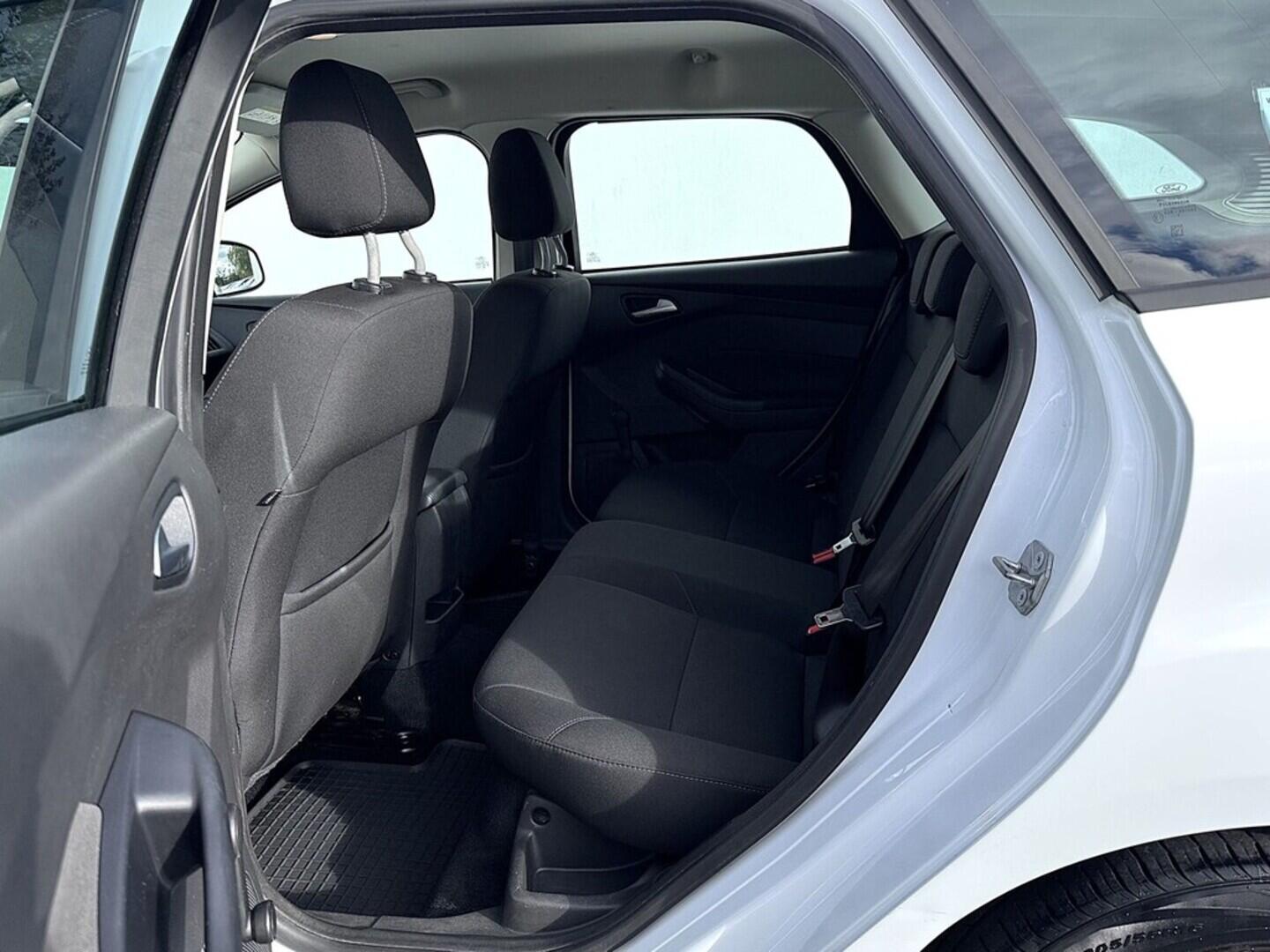 O419V07847_30.webp_FOCUS Trend 1.5  70 kW manuál, DPH