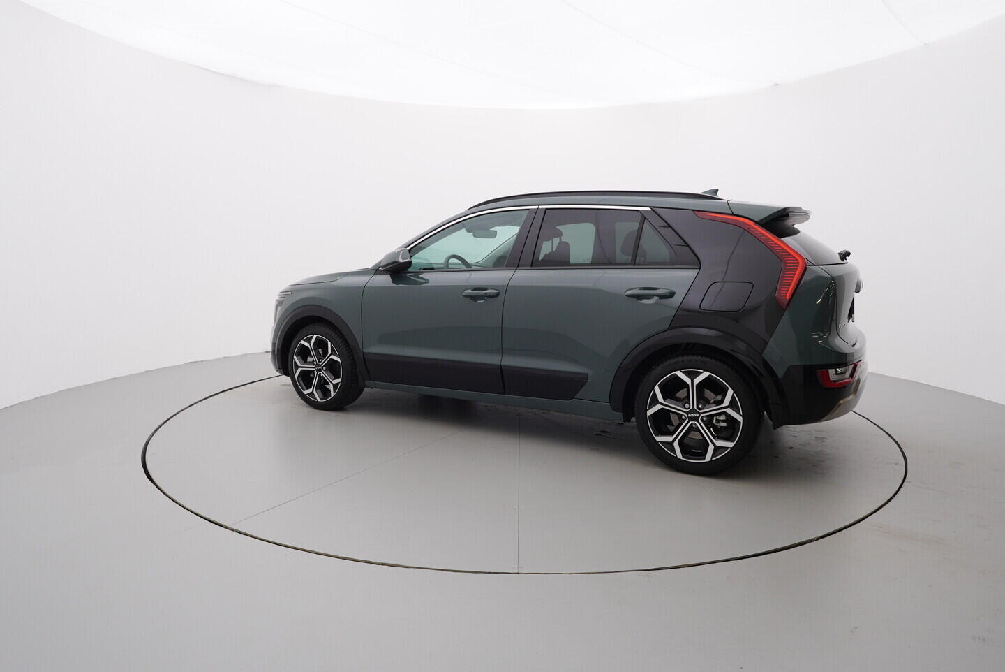 O419V07852_12.webp_NIRO Premium 1.6 hybrid 77 kW automat