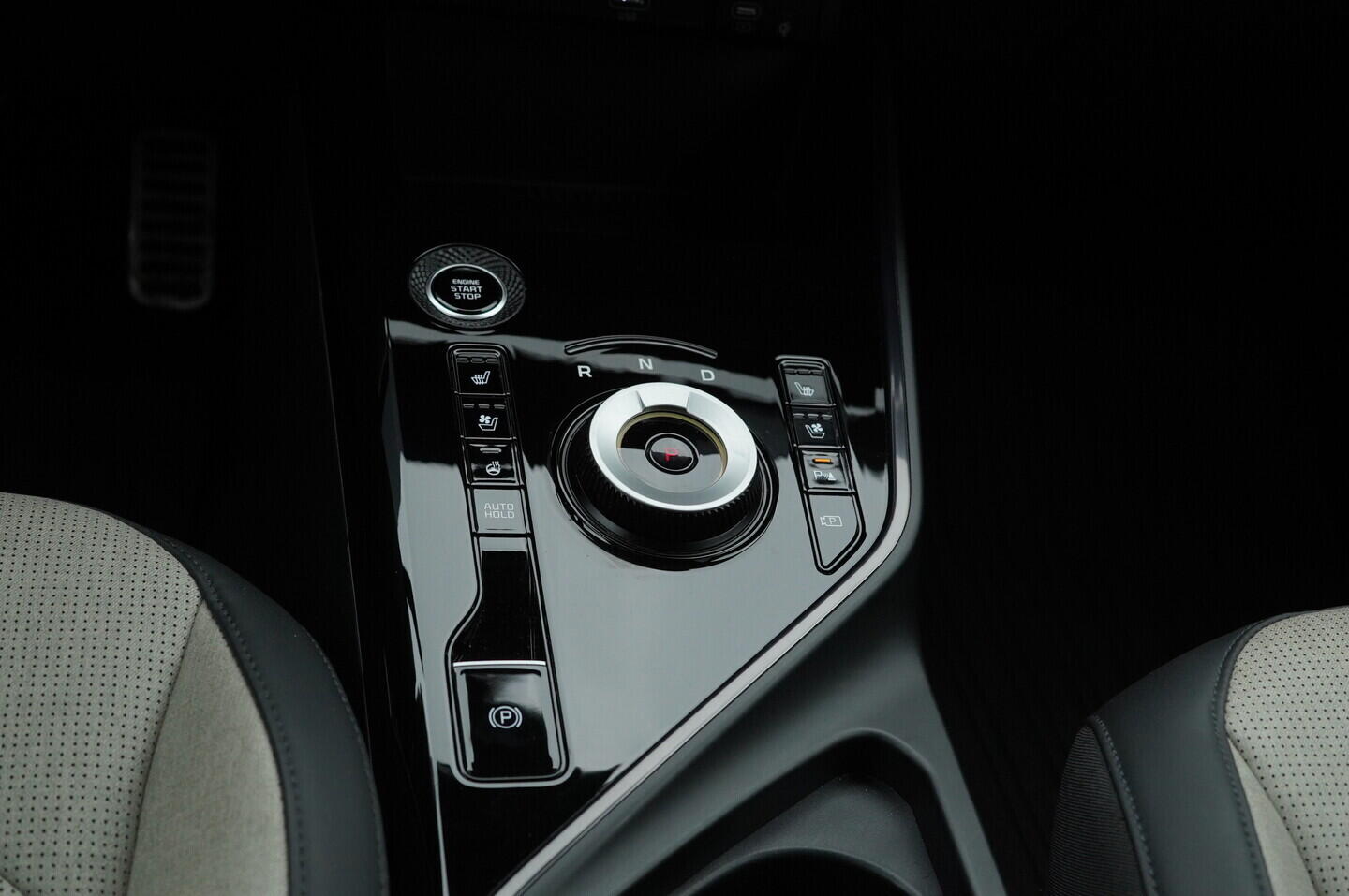 O419V07852_29.webp_NIRO Premium 1.6 hybrid 77 kW automat