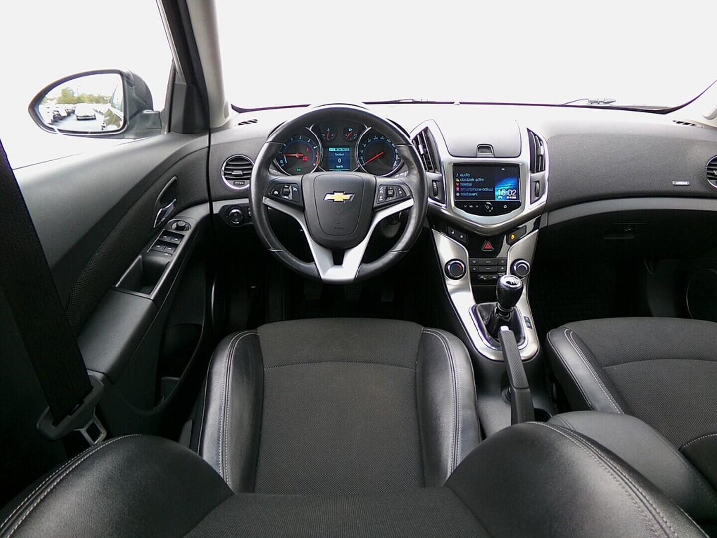 O419V07855_24.webp_CRUZE  1.4  103 kW manuál