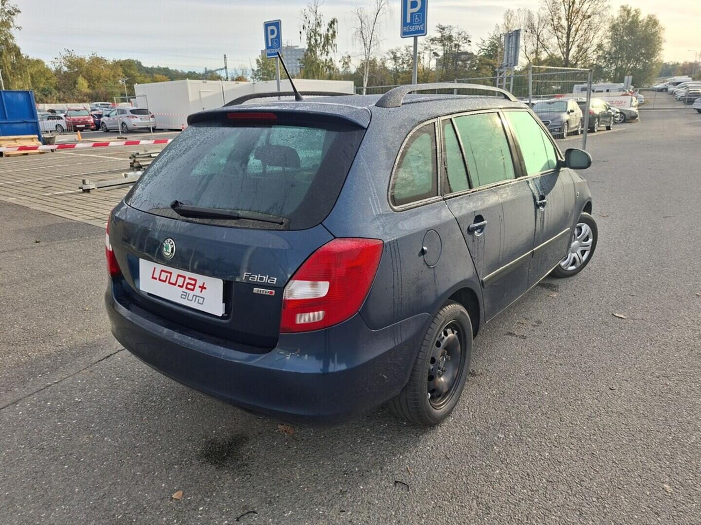 O419V07857_11.webp_FABIA Ambiente 1.2 HTP 51 kW manuál
