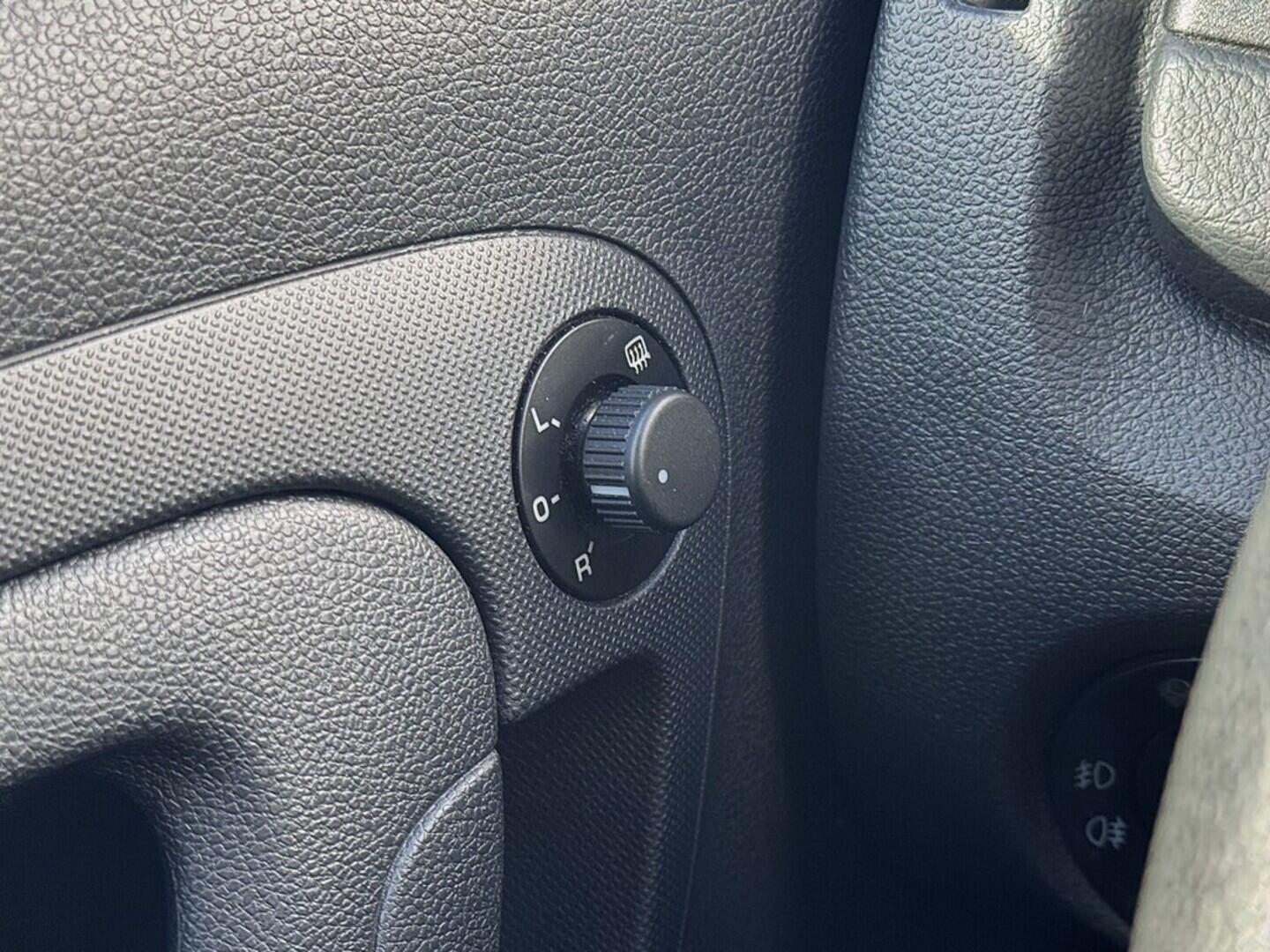 O419V07857_22.webp_FABIA Ambiente 1.2 HTP 51 kW manuál