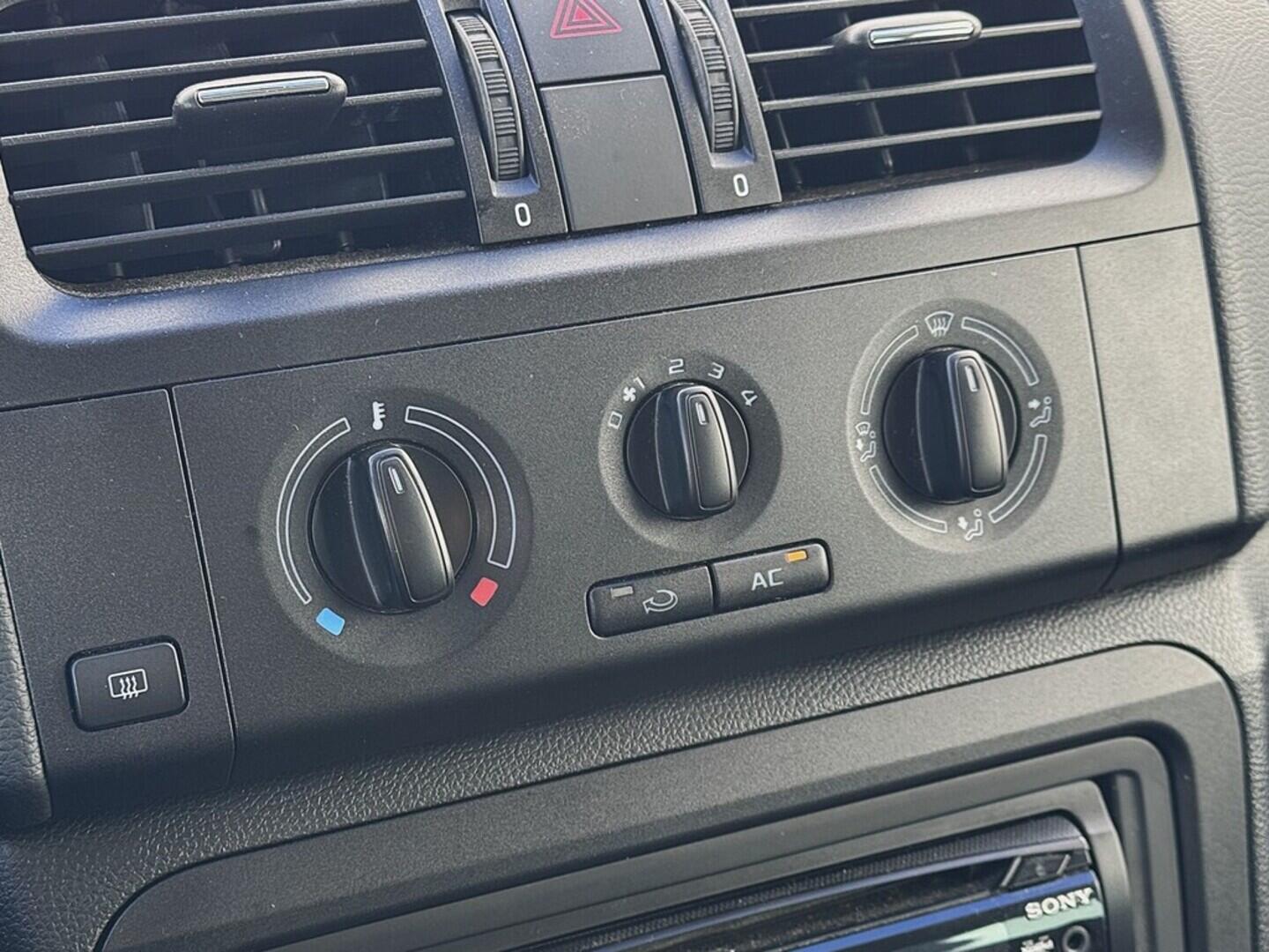 O419V07857_26.webp_FABIA Ambiente 1.2 HTP 51 kW manuál