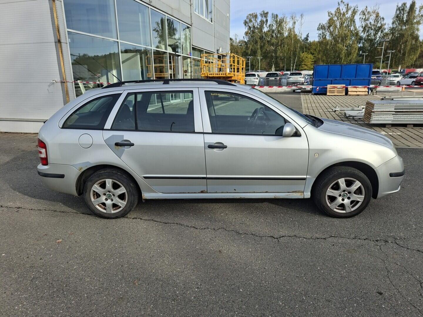O419V07858_12.webp_FABIA Ambiente 1.4 MPI 74 kW manuál