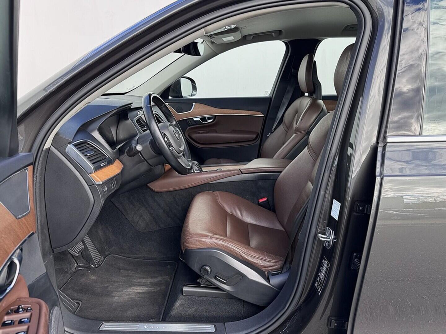 O419V07859_20.webp_XC90  2.0  173 kW automat, DPH