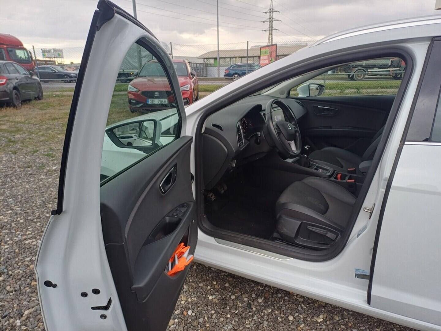 O419V07863_20.webp_LEON Xcellence 1.5 TSI 96 kW manuál, DPH