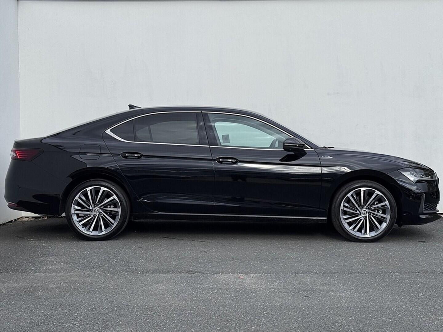 O419V07865_16.webp_SUPERB L&K 2.0 TSI 195 kW automat, DPH