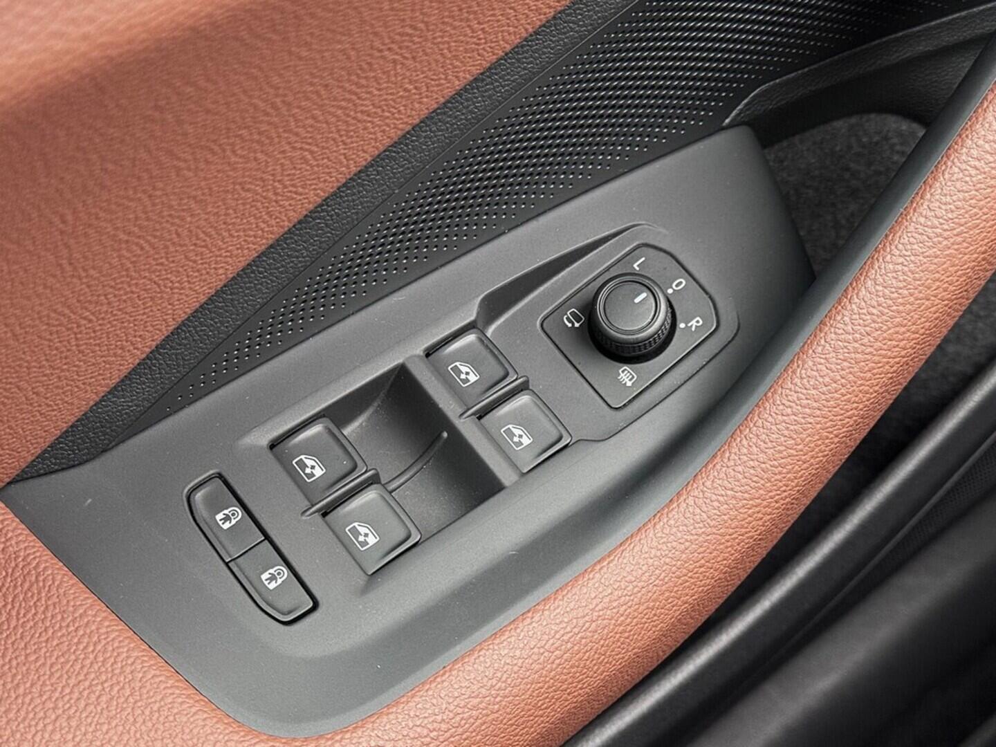 O419V07865_22.webp_SUPERB L&K 2.0 TSI 195 kW automat, DPH